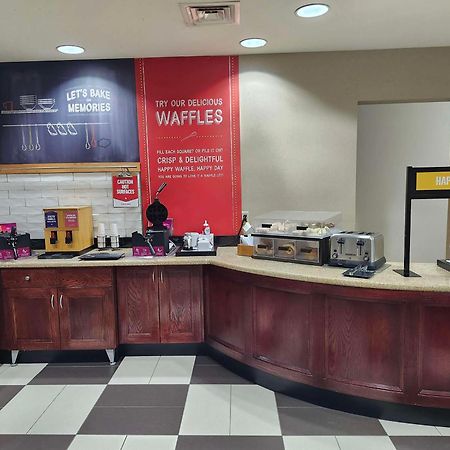 Hampton Inn - Грейт-Фолс Экстерьер фото