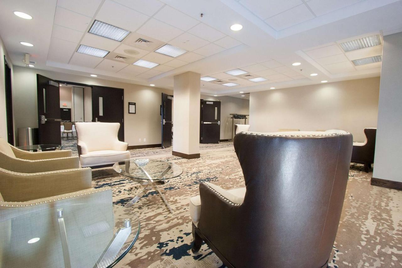 Hampton Inn - Грейт-Фолс Экстерьер фото